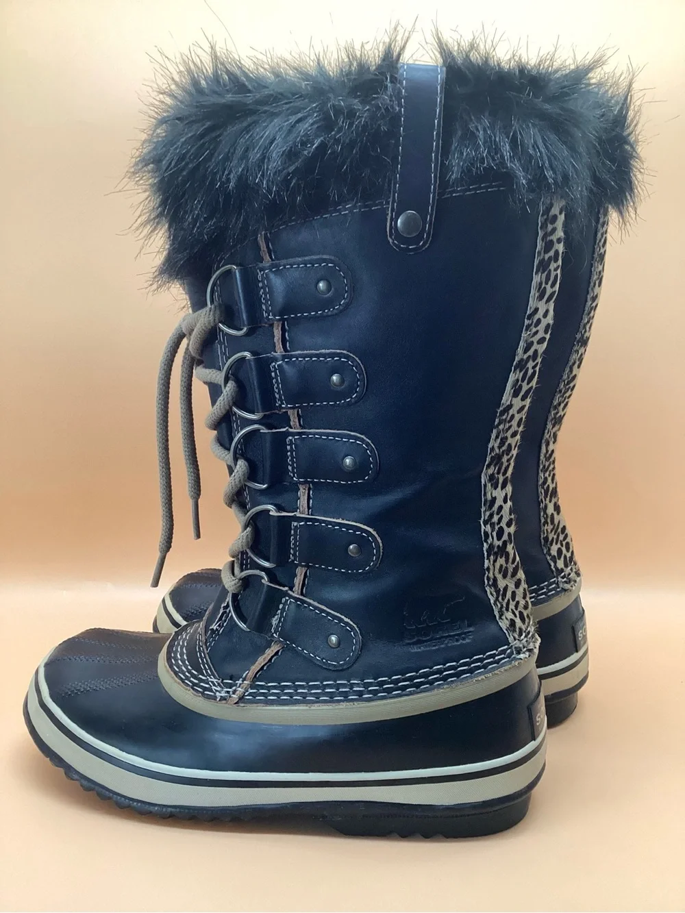 RARE Sorel Joan of Artic Black Leather Winter Boots with Cheetah Print Trim